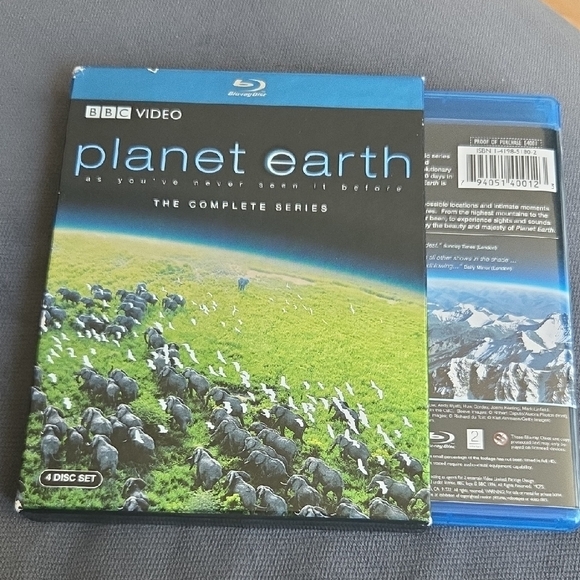 Planet Earth Blu-ray Box Set - Picture 4 of 4